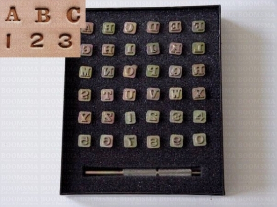 Alfabet- en cijferset in een 6 a 7 mm, dikke letters (per set) - afb. 2