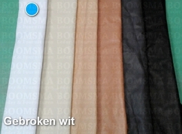 Varkensvoering glad wit vel ± 16 voet², kleur gebroken wit / lichtbeige